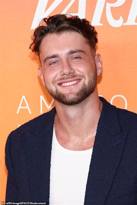 Too Hot to Handle star Harry Jowsey confirms he has a boyfriend